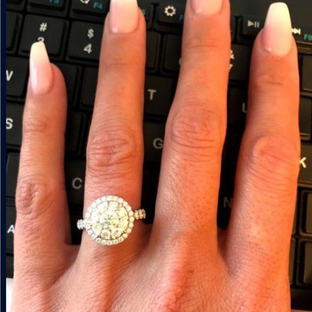 14k White Gold Diamond Ring Round